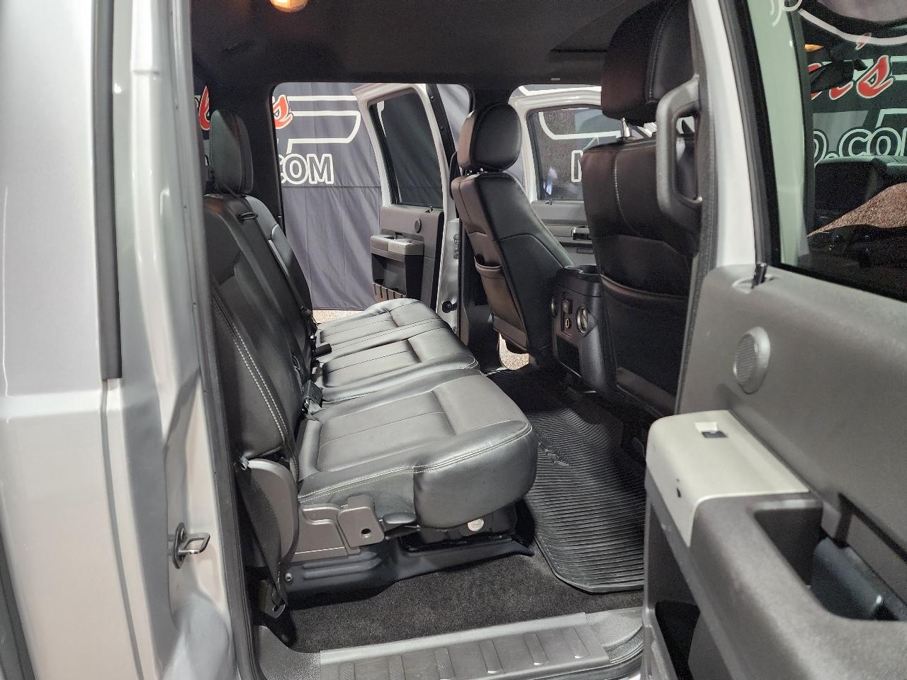 Ford Super Duty F-350 DRW 4WD Crew Cab 172" Platinum 2015