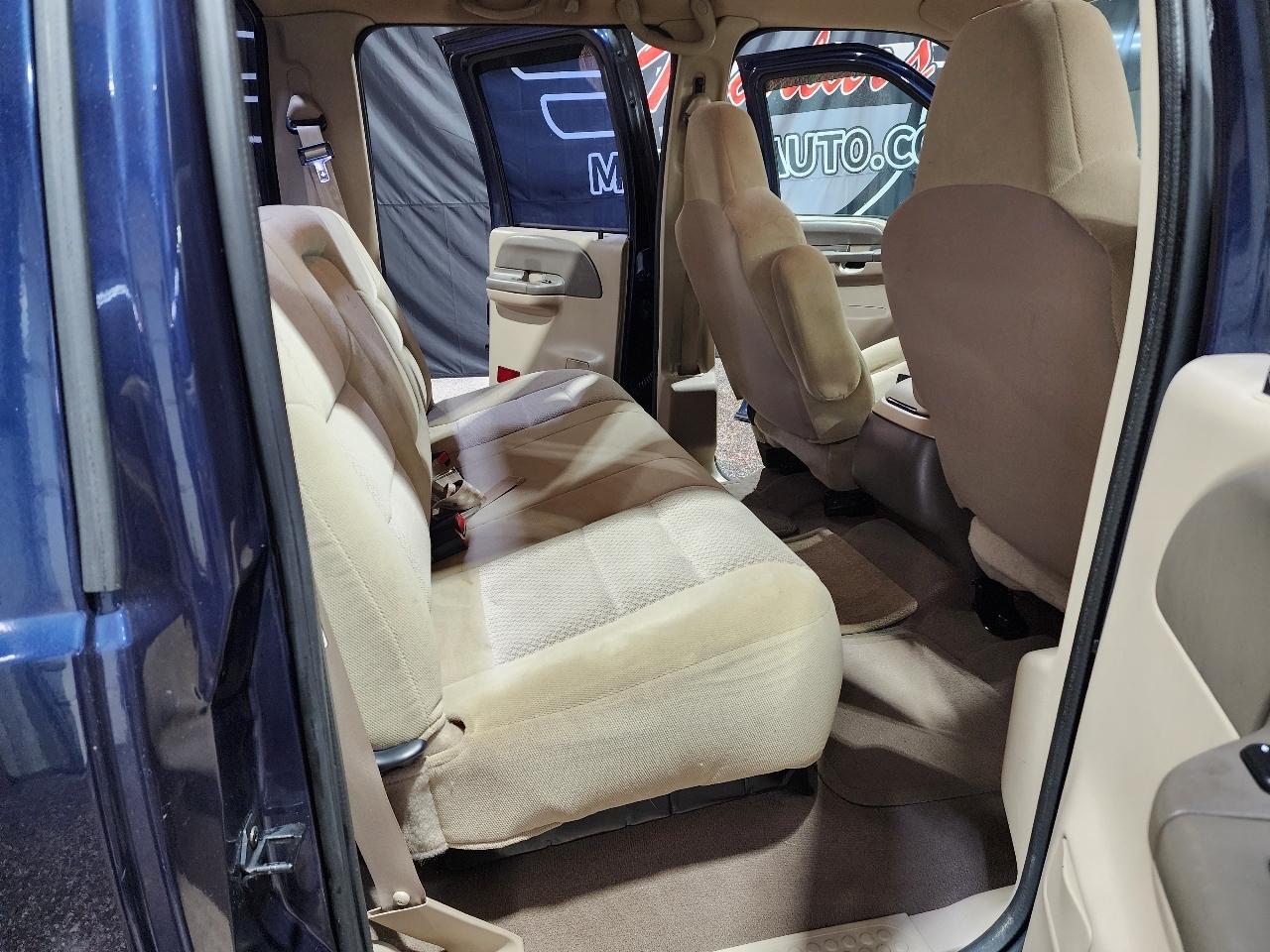 Ford Super Duty F-350 DRW Crew Cab 172" King Ranch 4WD 2003