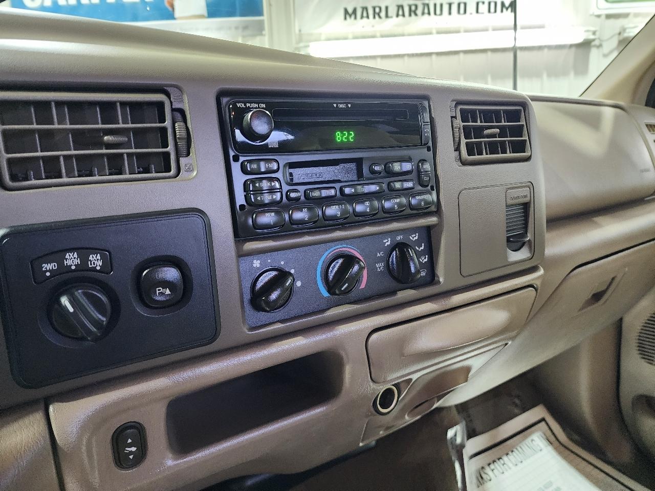 Ford Super Duty F-350 DRW Crew Cab 172" King Ranch 4WD 2003