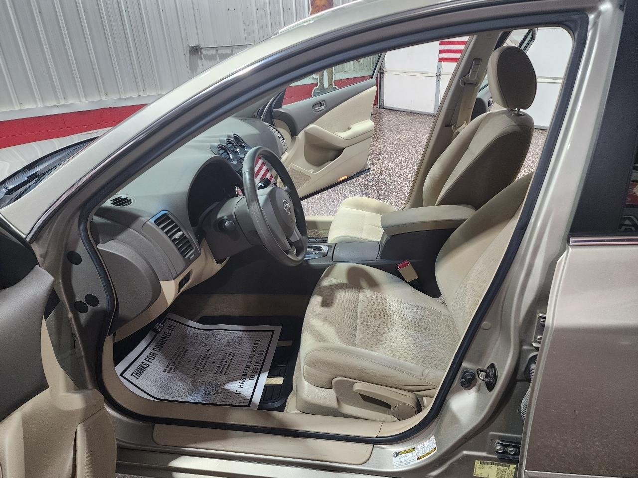 Nissan Altima 4dr Sdn I4 CVT 2.5 S 2010