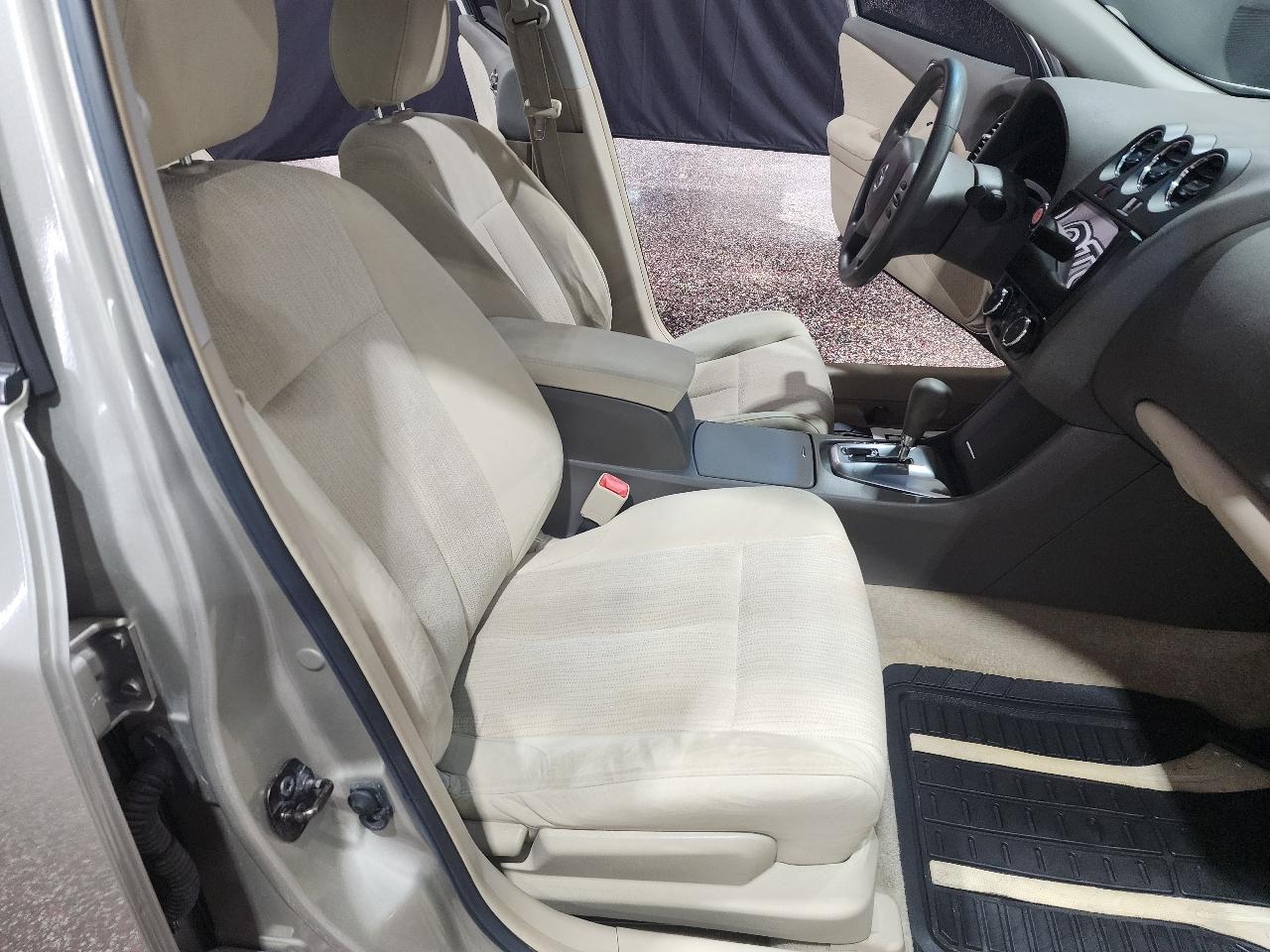 Nissan Altima 4dr Sdn I4 CVT 2.5 S 2010