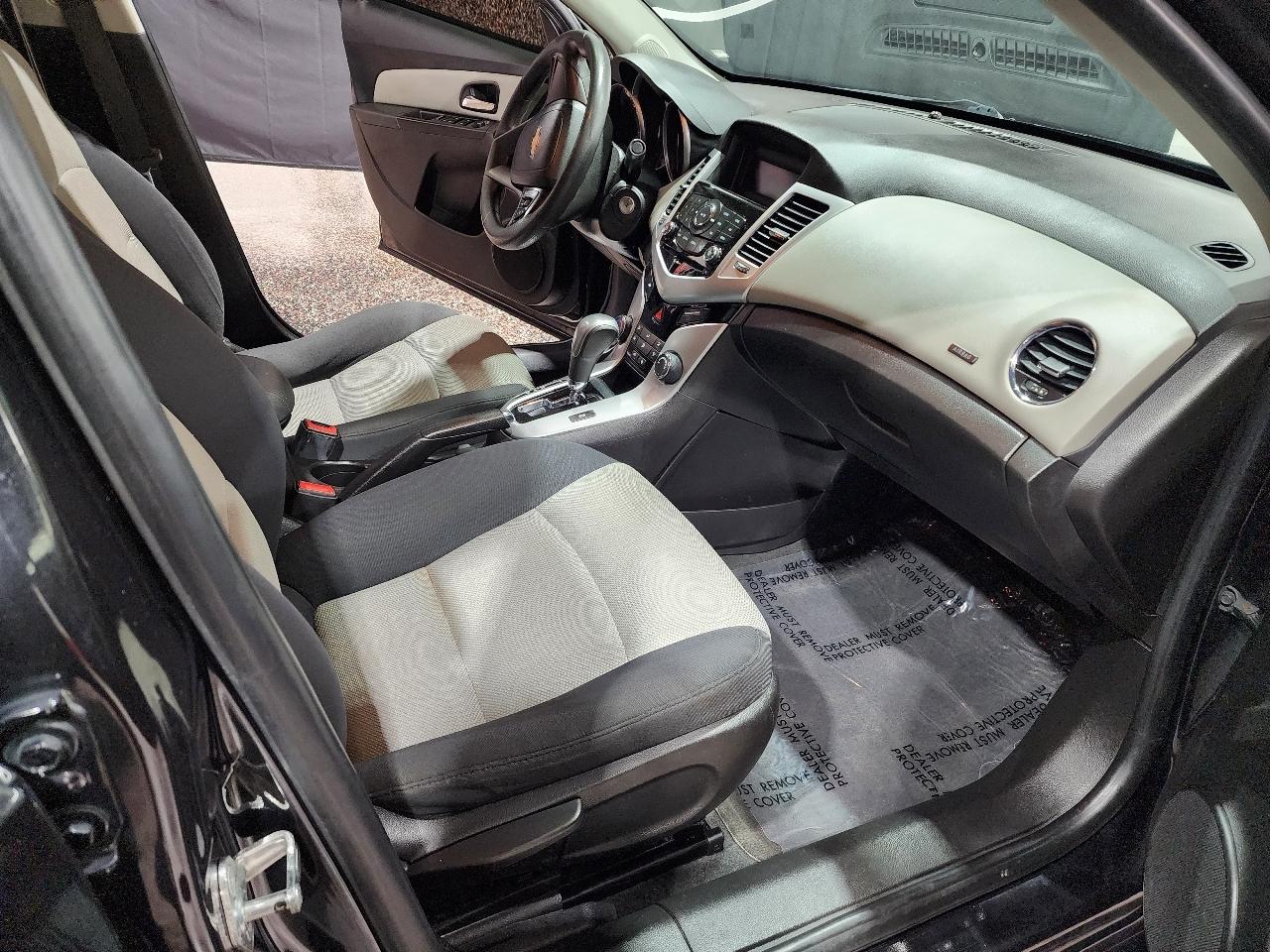 Chevrolet Cruze Limited 4dr Sdn Auto LS 2016