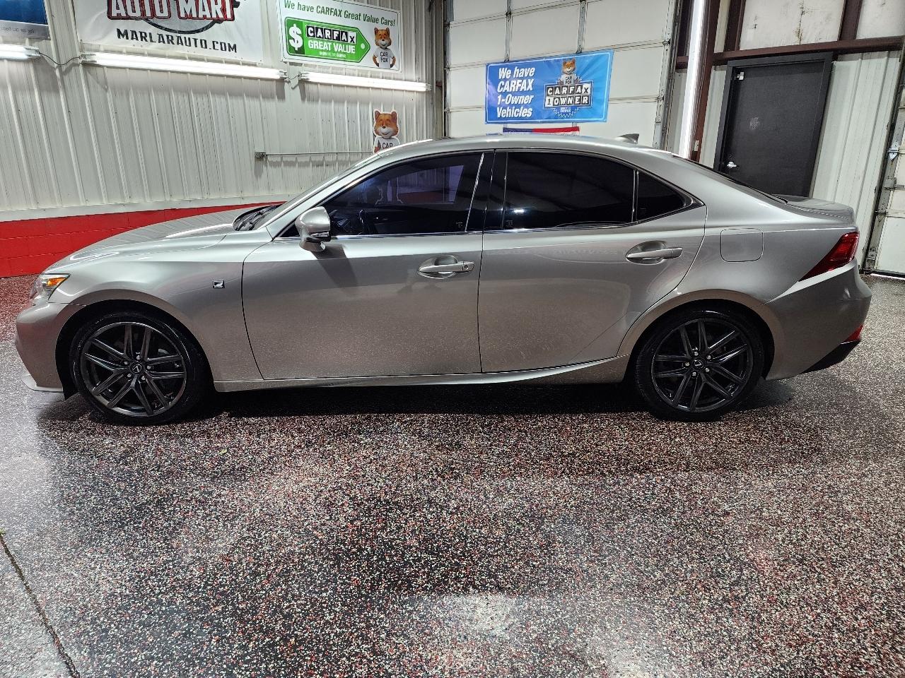 Lexus IS 350 4dr Sdn RWD 2016