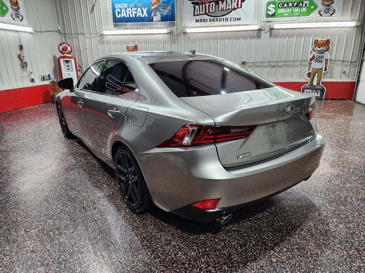 Lexus IS 350 4dr Sdn RWD 2016