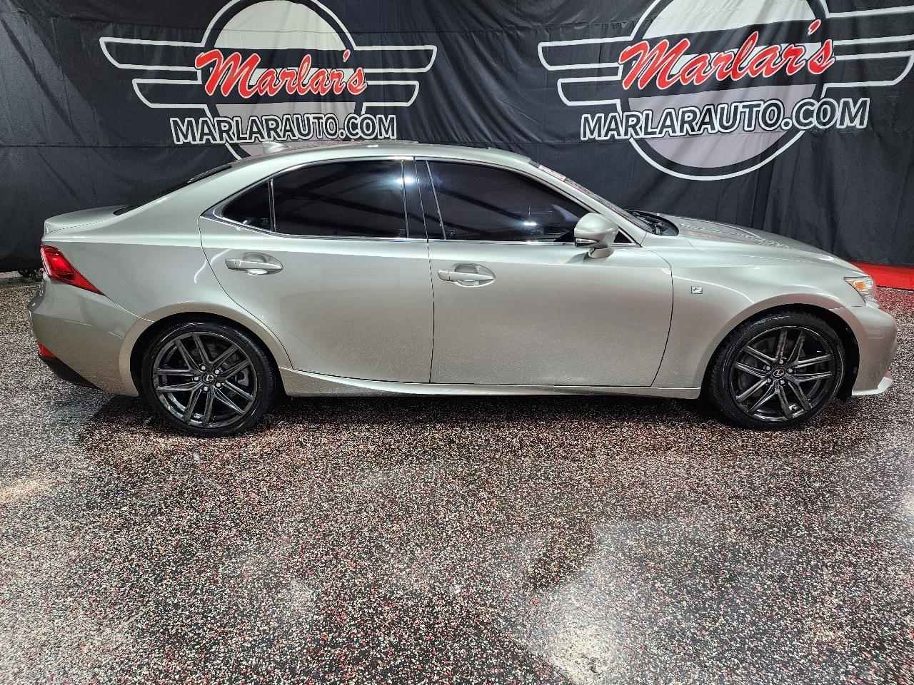 Lexus IS 350 4dr Sdn RWD 2016