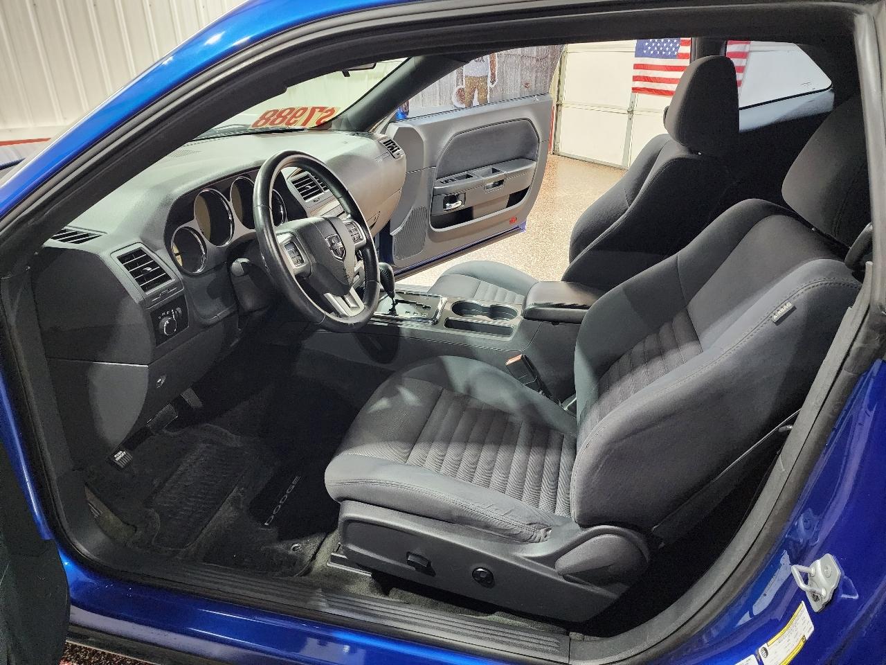 Dodge Challenger 2dr Cpe SXT 2012