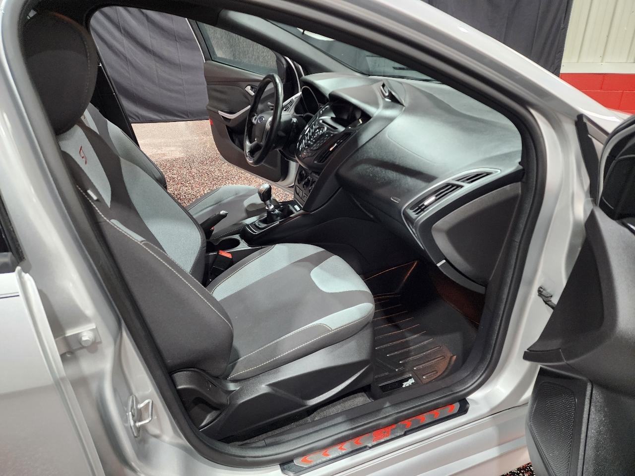 Ford Focus 5dr HB ST 2014