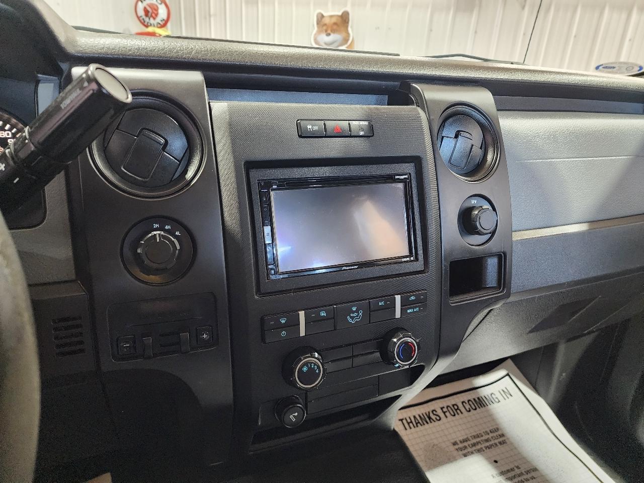 Ford F-150 4WD SuperCab 163" XL w/HD Payload Pkg 2012