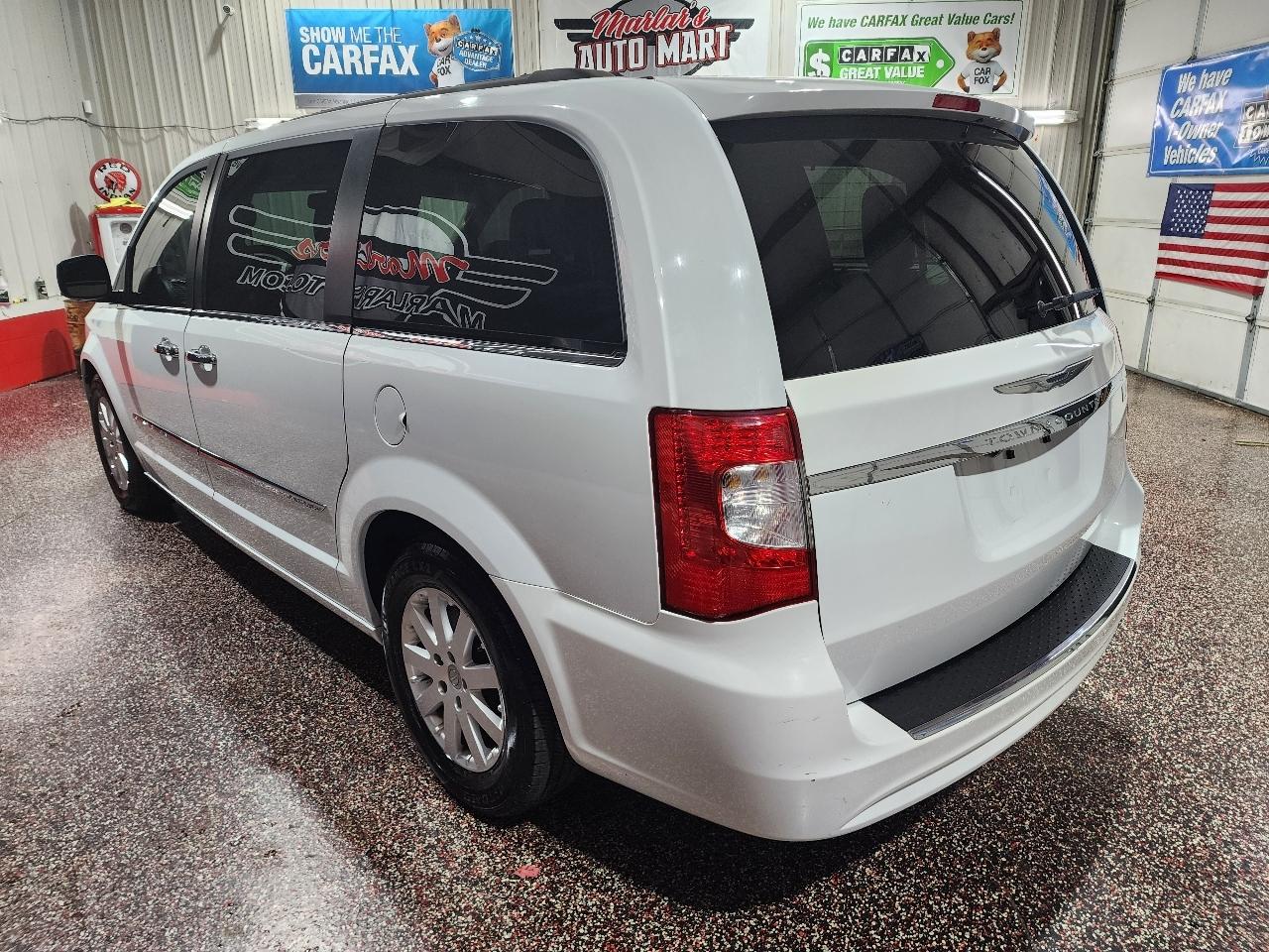 Chrysler Town & Country 4dr Wgn Touring 2016
