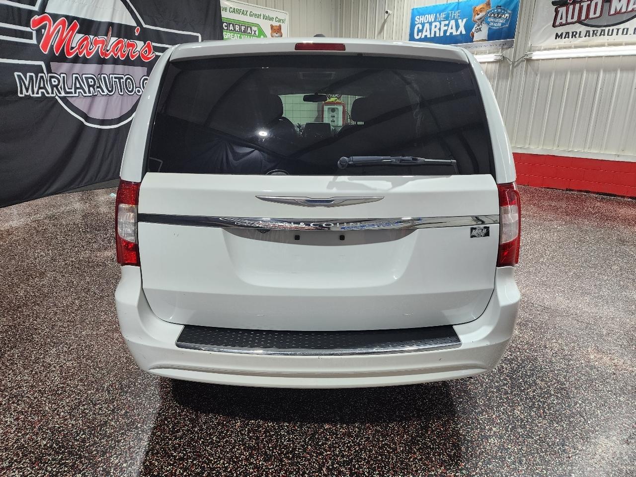 Chrysler Town & Country 4dr Wgn Touring 2016
