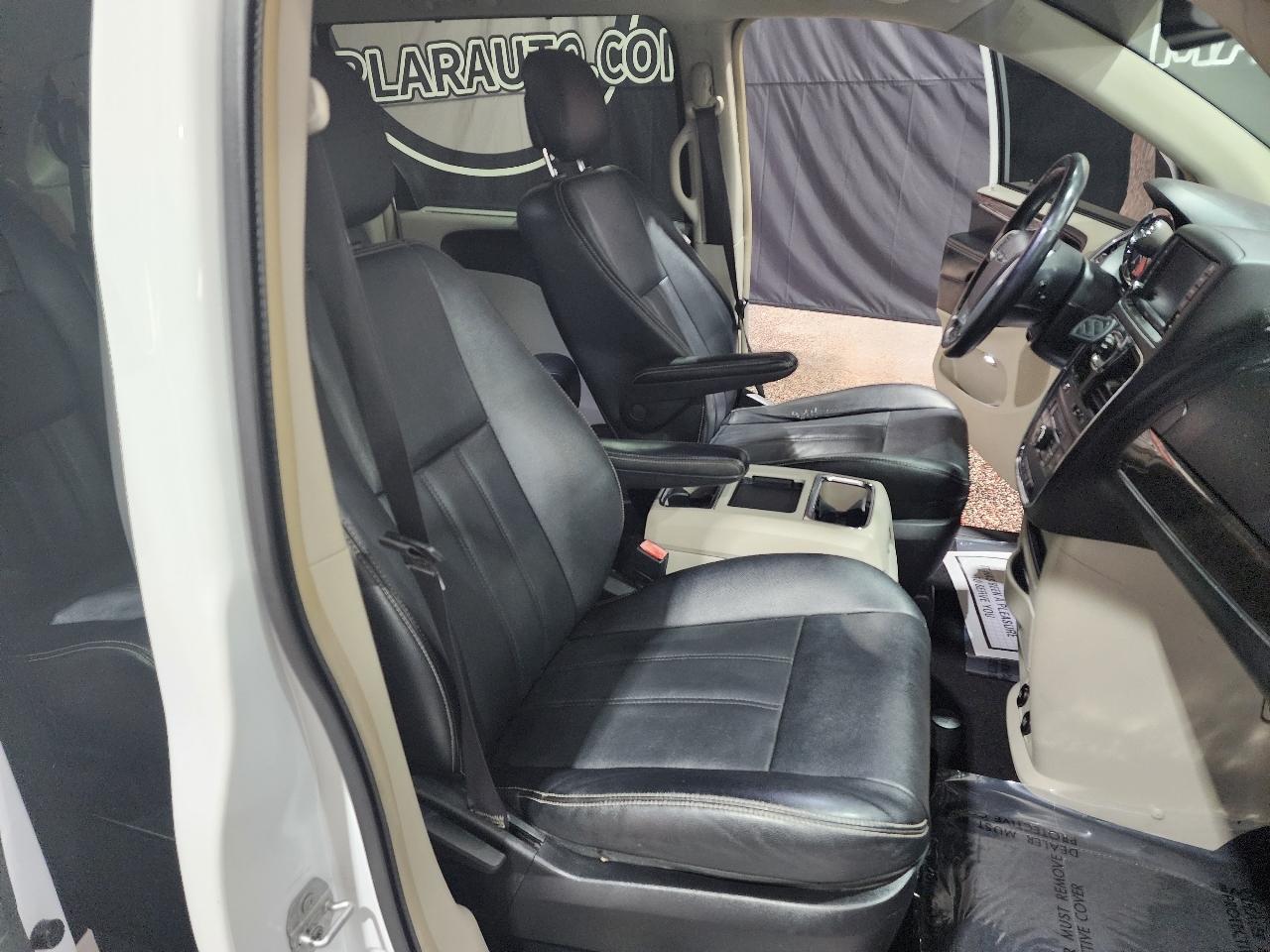 Chrysler Town & Country 4dr Wgn Touring 2016