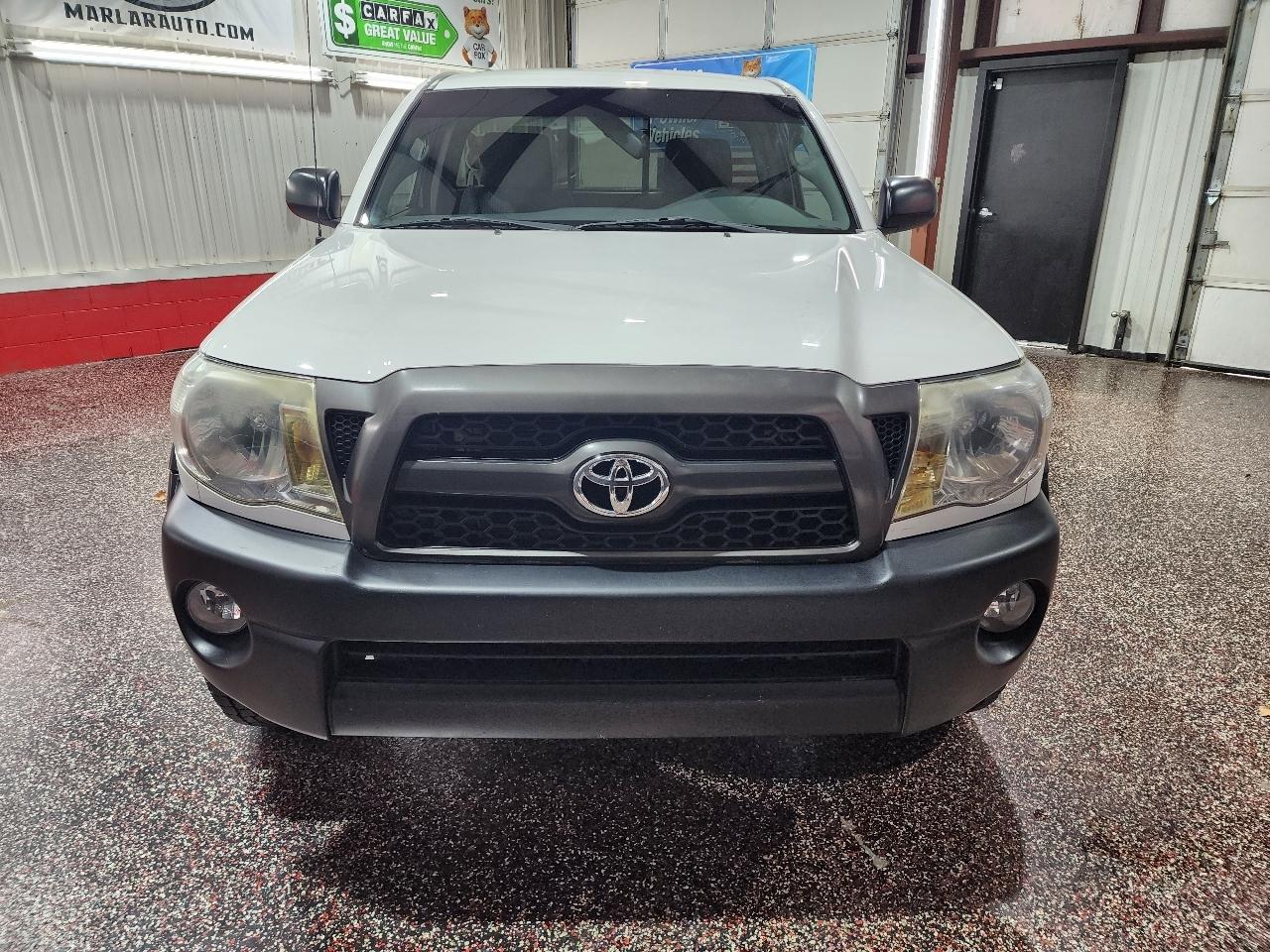 Toyota Tacoma 4WD Reg I4 MT (Natl) 2011