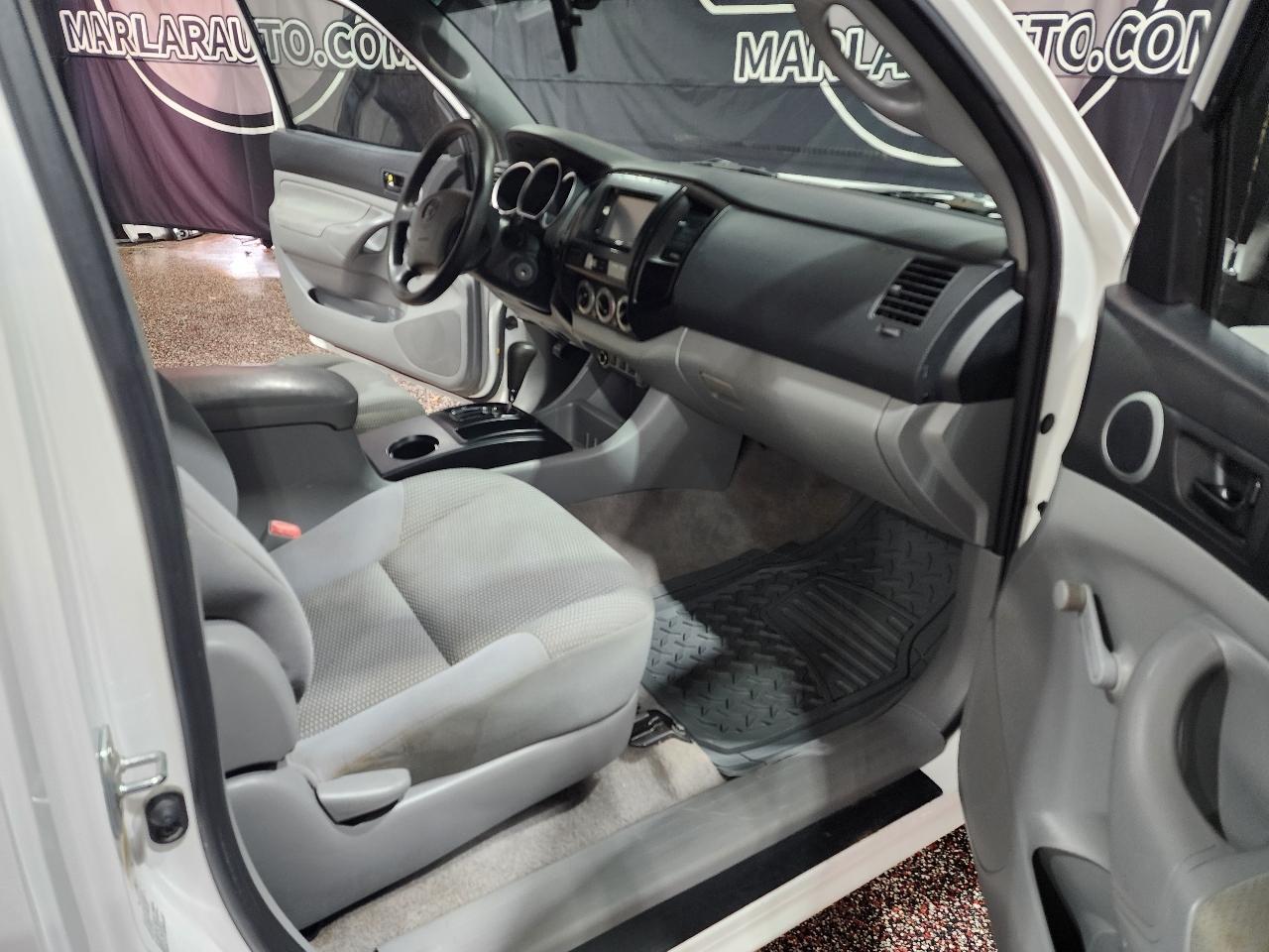 Toyota Tacoma 4WD Reg I4 MT (Natl) 2011
