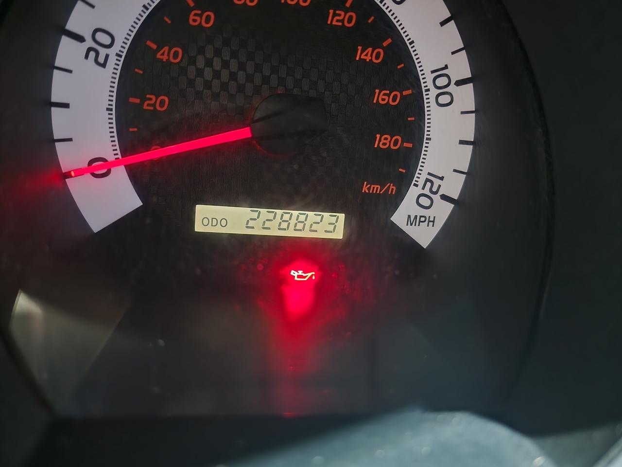 Toyota Tacoma 4WD Reg I4 MT (Natl) 2011