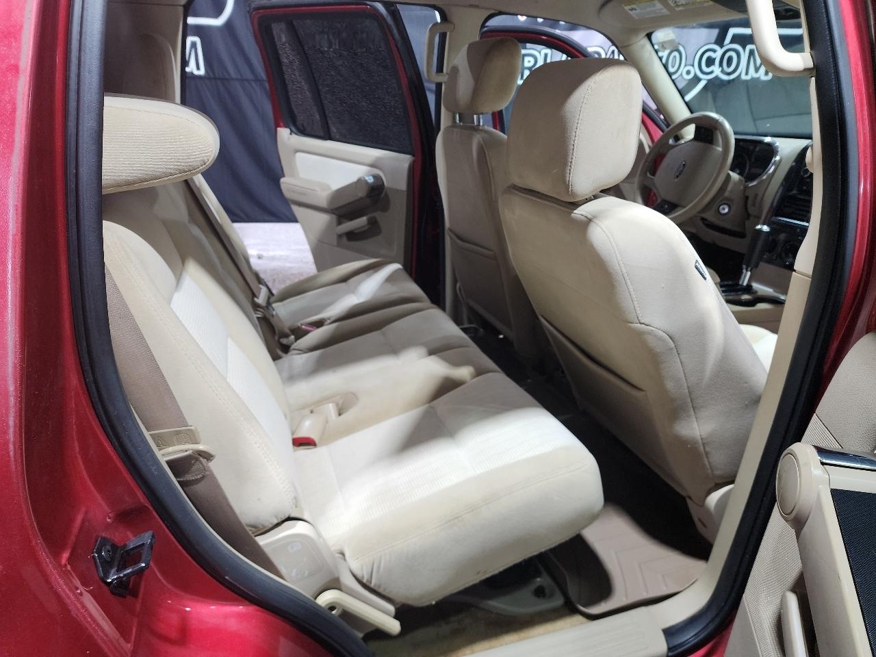 Ford Explorer 4WD 4dr V6 XLT 2008