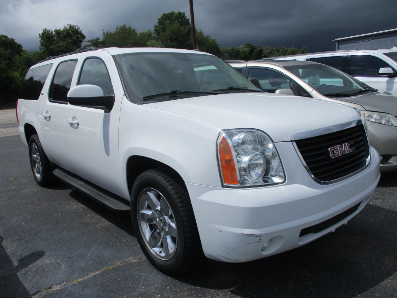 GMC Yukon XL SLT-1 1/2 Ton 2WD 2011