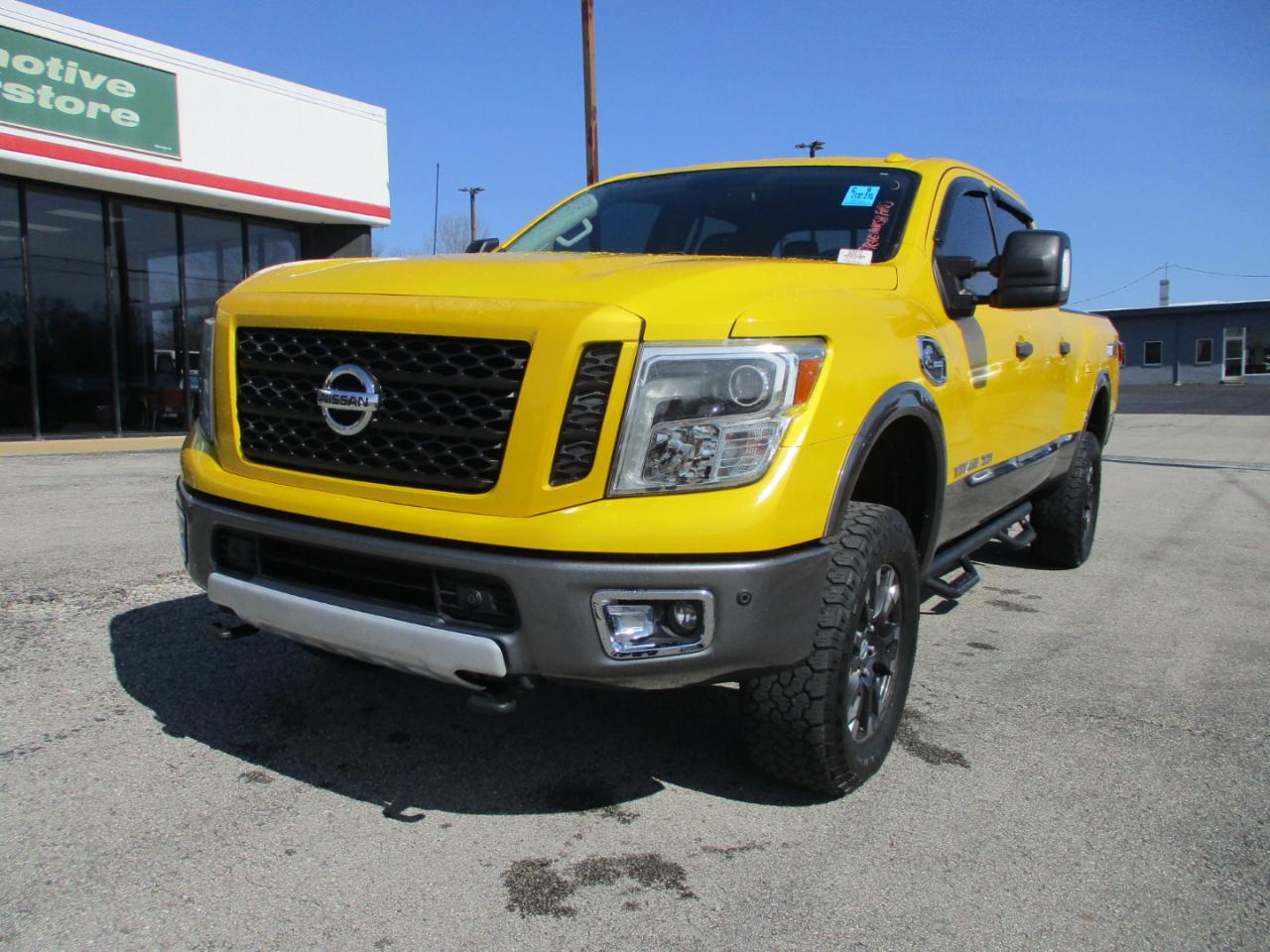 Nissan Titan XD 4WD Crew Cab PRO-4X Diesel 2016