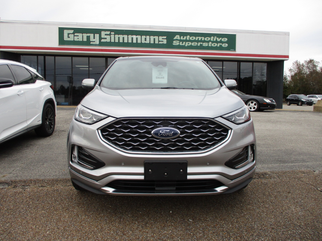 2024 Ford Edge Titanium photo 2