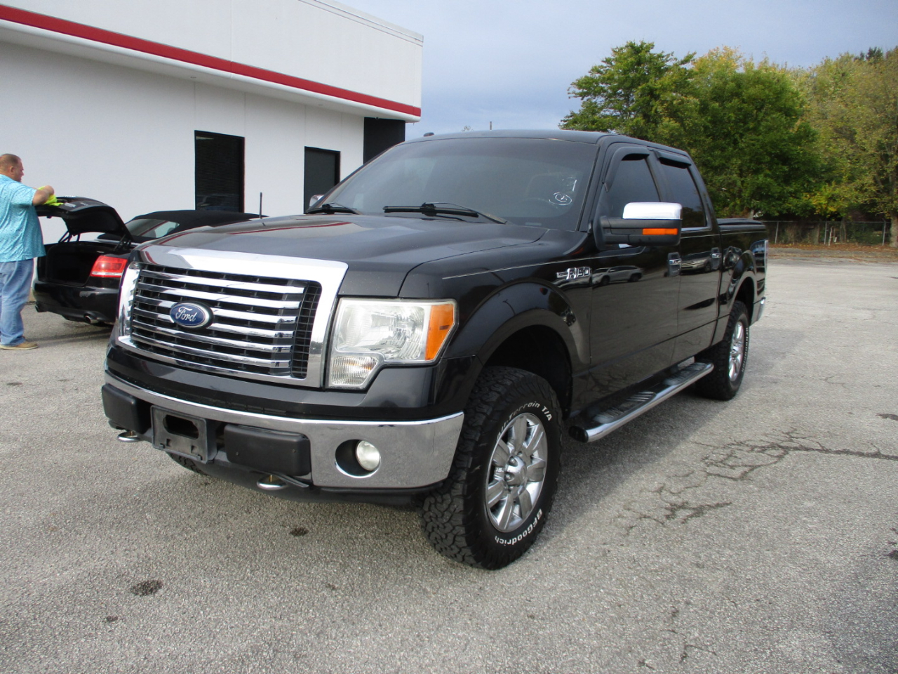 2011 Ford F-150 4WD SuperCrew 145" Platinum