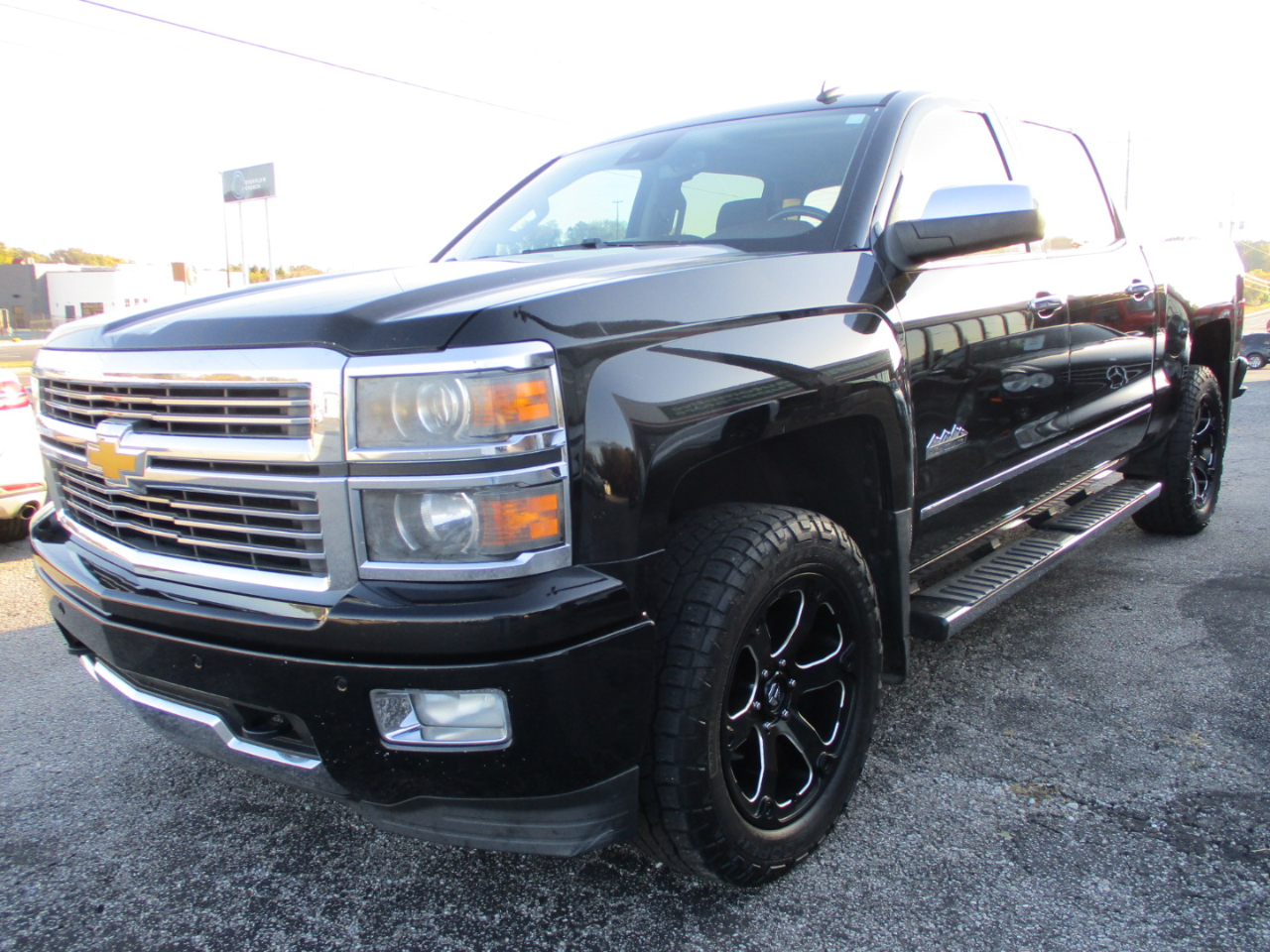 2014 Chevrolet Silverado 1500 4WD Crew Cab 143.5" High Country