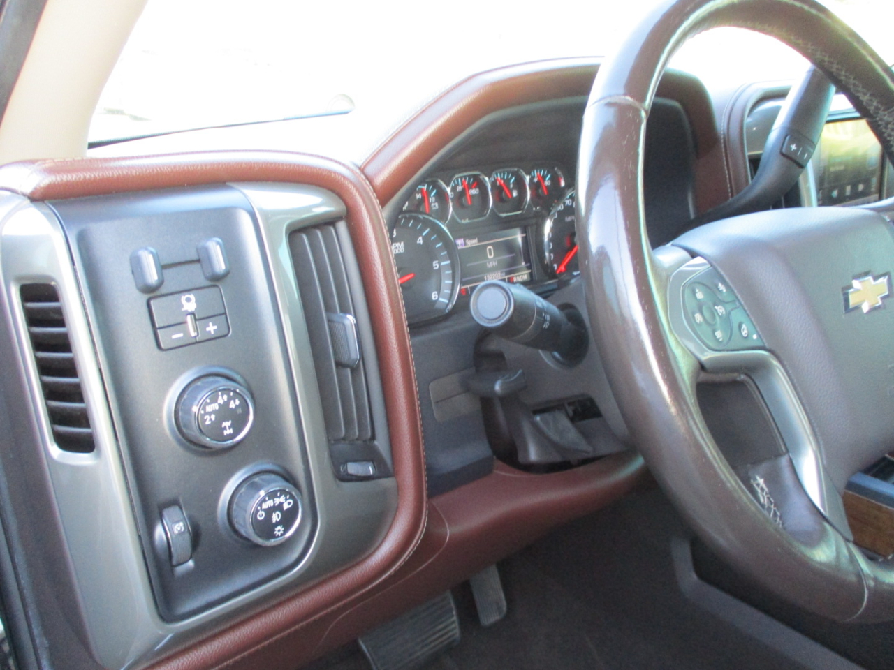 Chevrolet Silverado 1500 4WD Crew Cab 143.5" High Country 2014