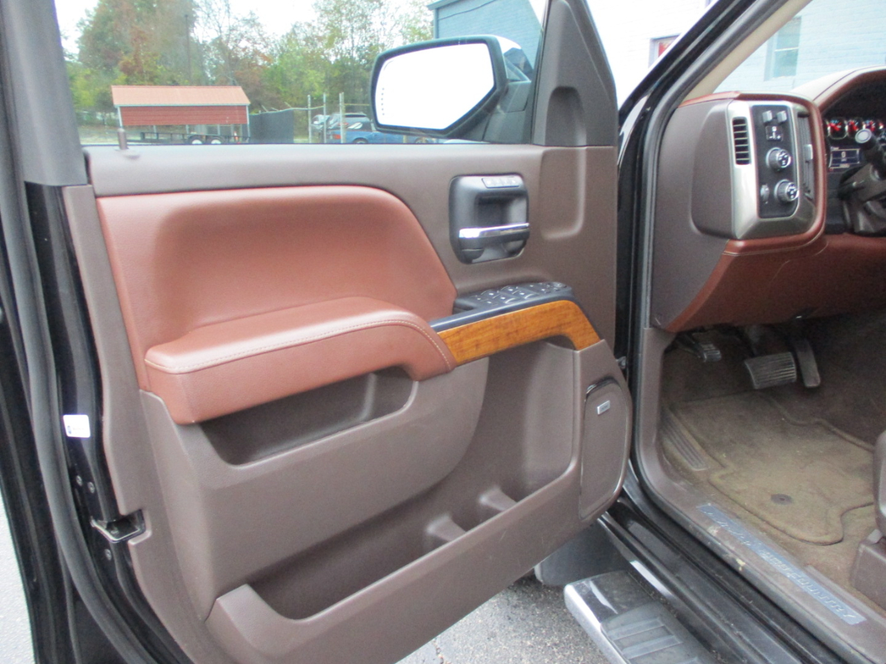 Chevrolet Silverado 1500 4WD Crew Cab 143.5" High Country 2014