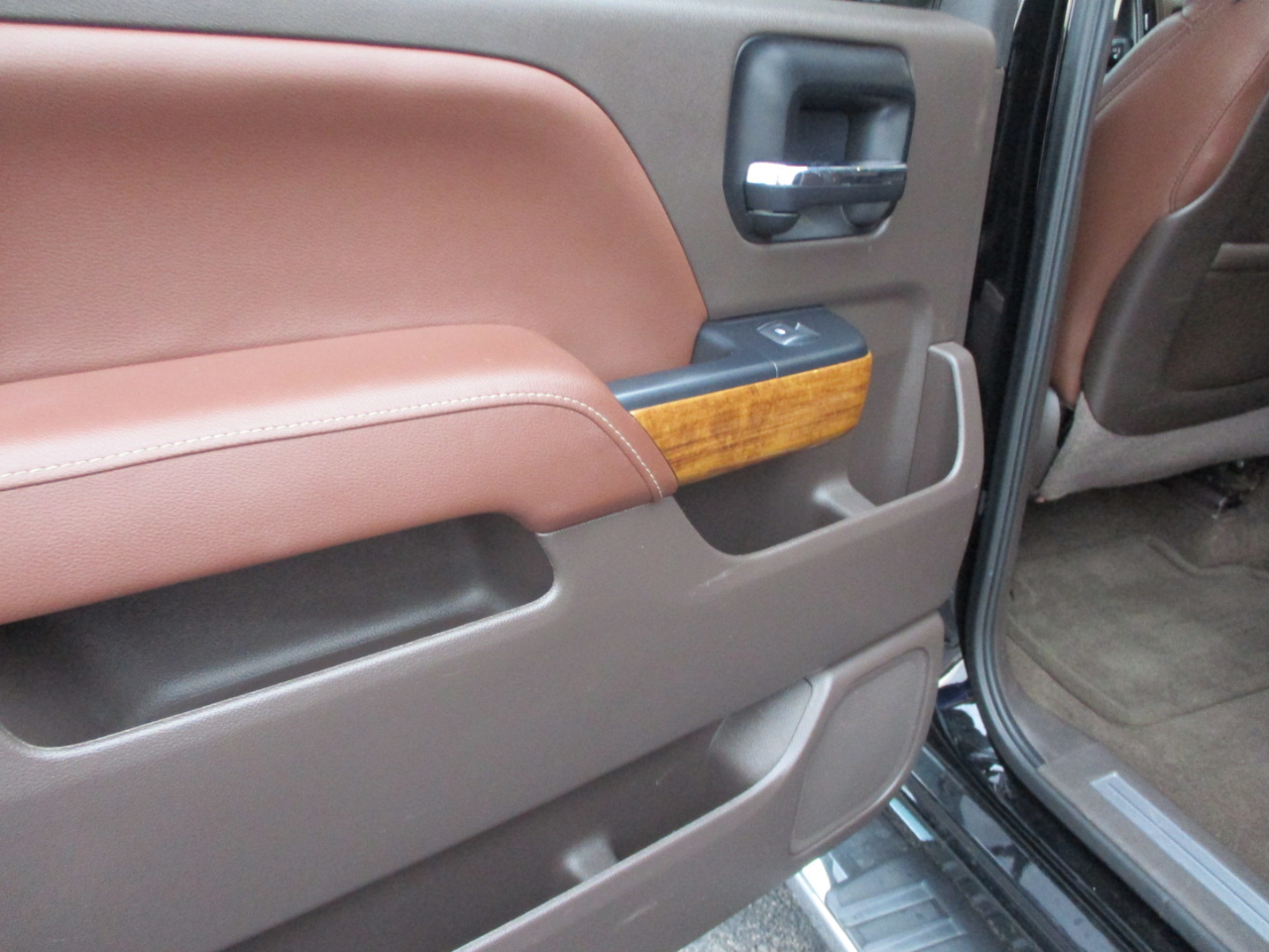 Chevrolet Silverado 1500 4WD Crew Cab 143.5" High Country 2014