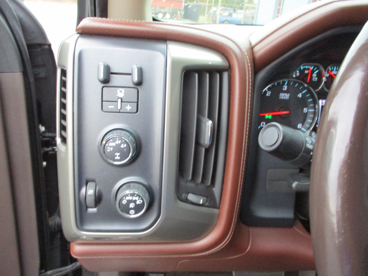 Chevrolet Silverado 1500 4WD Crew Cab 143.5" High Country 2014