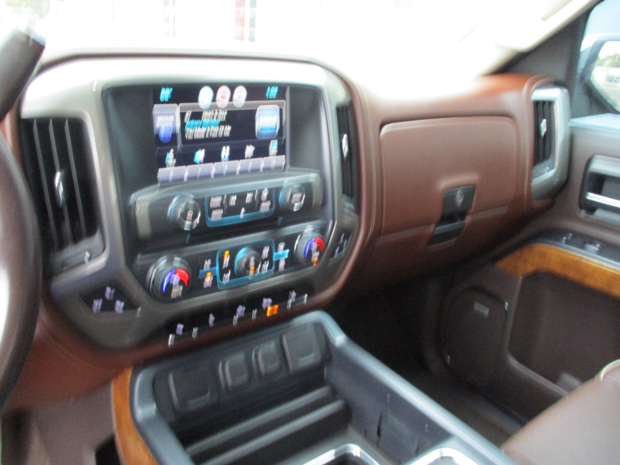 Chevrolet Silverado 1500 4WD Crew Cab 143.5" High Country 2014