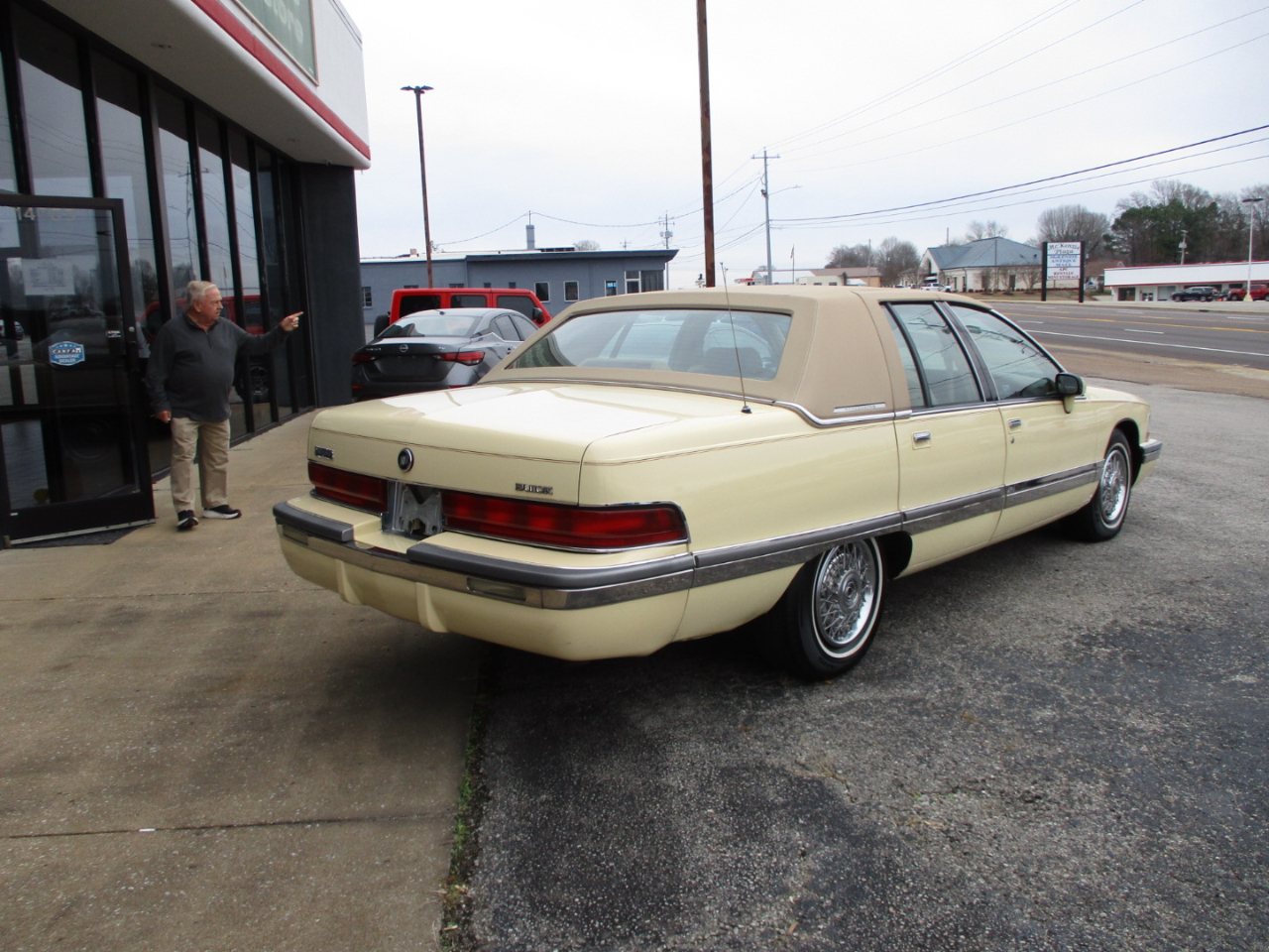 Buick Roadmaster 4dr Sedan 1992