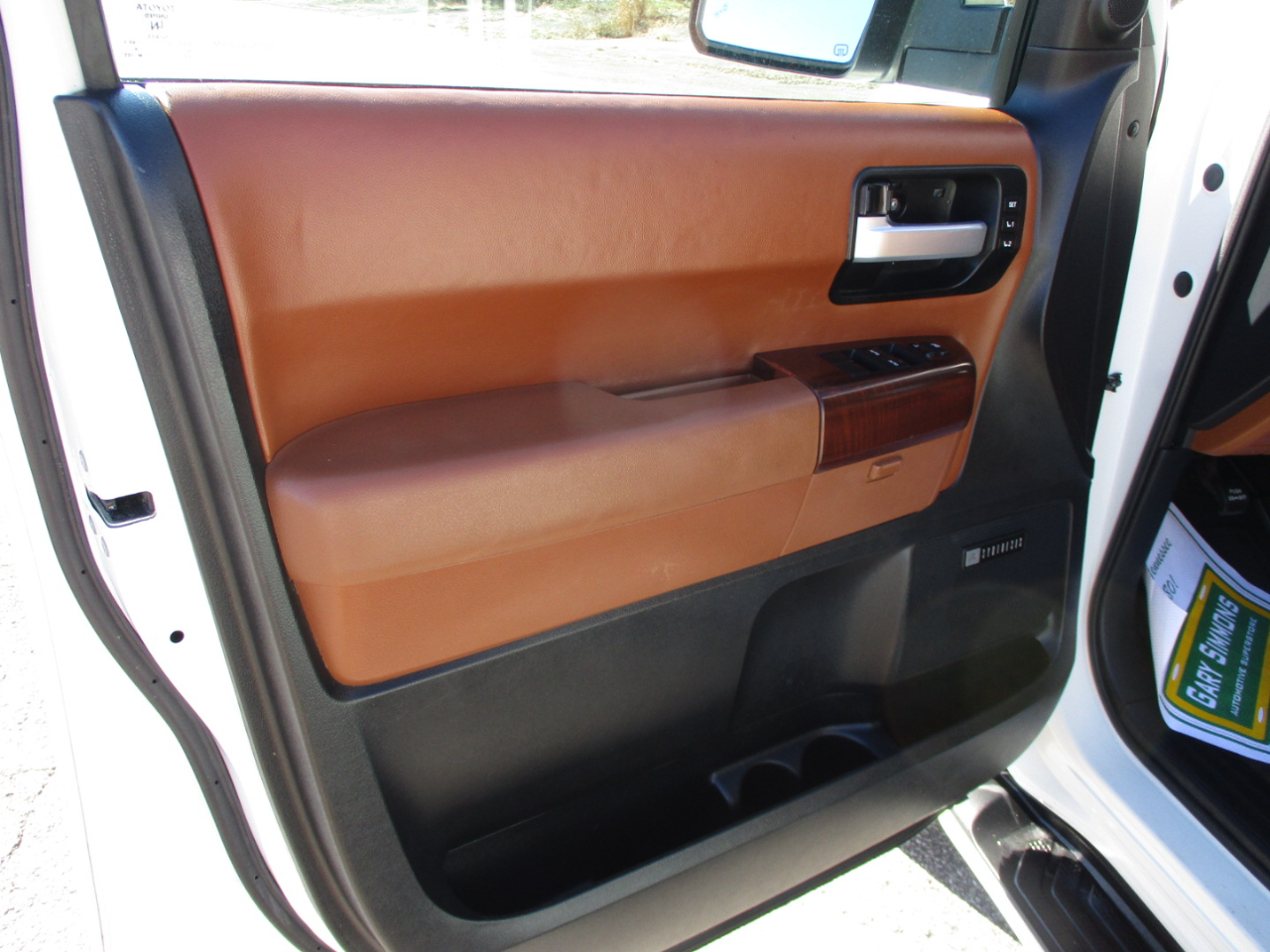 Toyota Sequoia RWD 5.7L Platinum (Natl) 2012