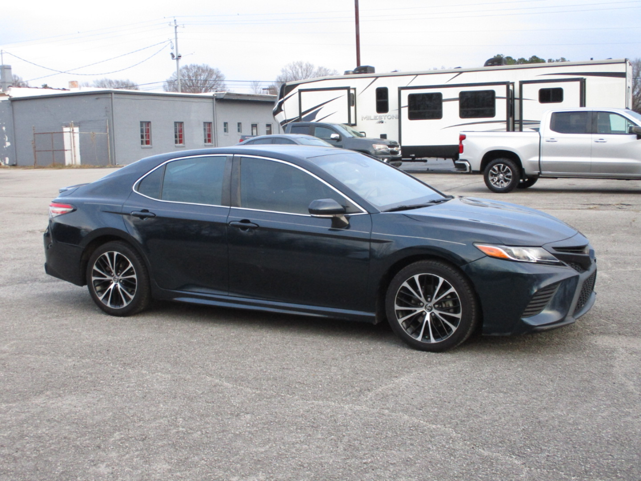 Toyota Camry XLE Auto (Natl) 2018