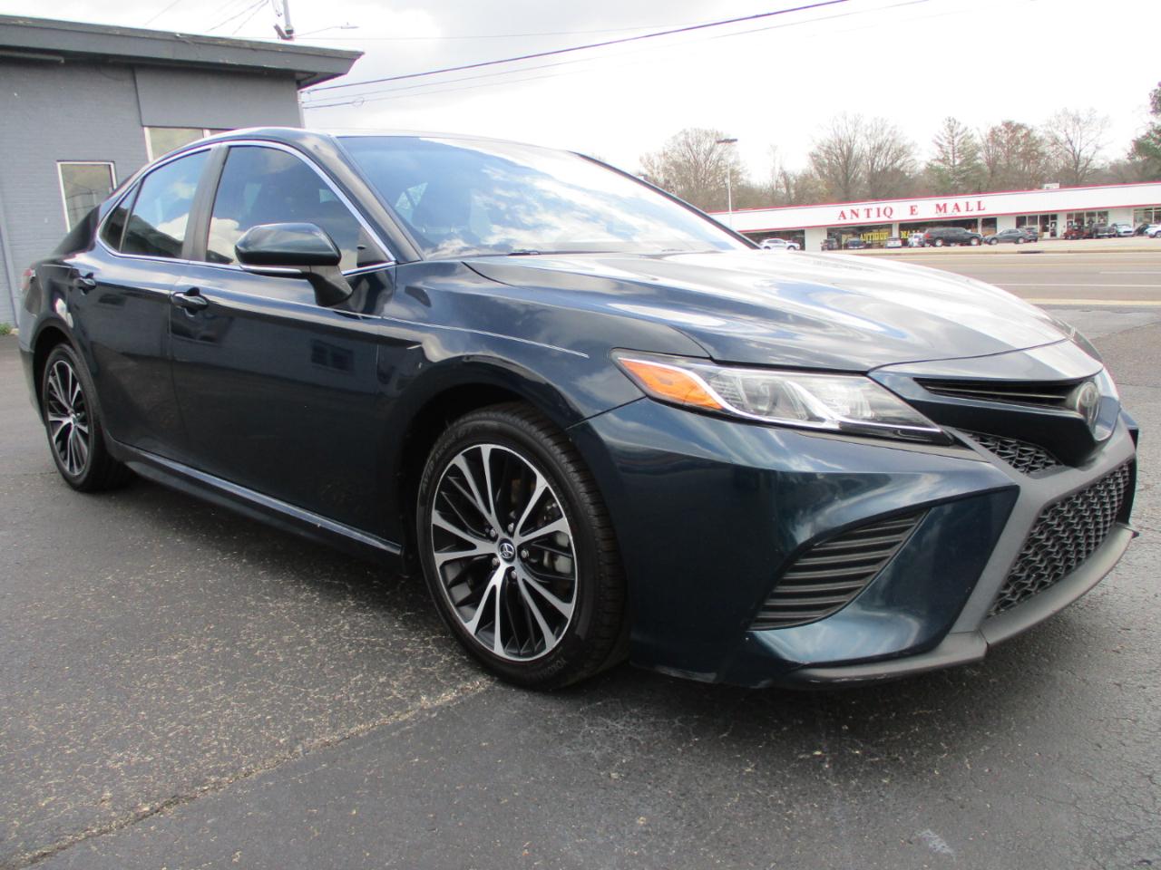 Toyota Camry XLE Auto (Natl) 2018