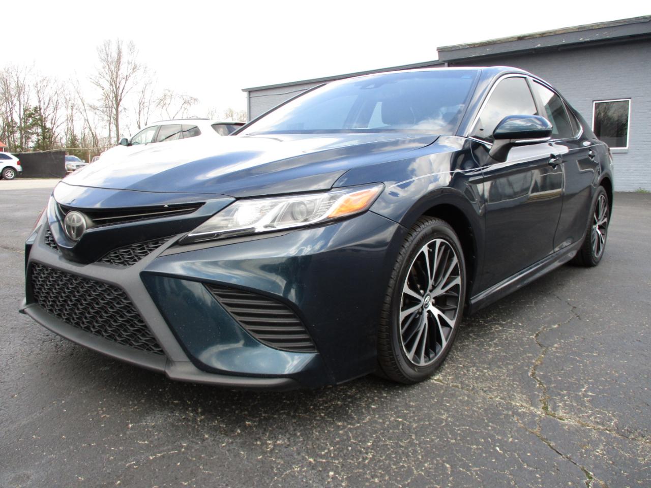 Toyota Camry XLE Auto (Natl) 2018