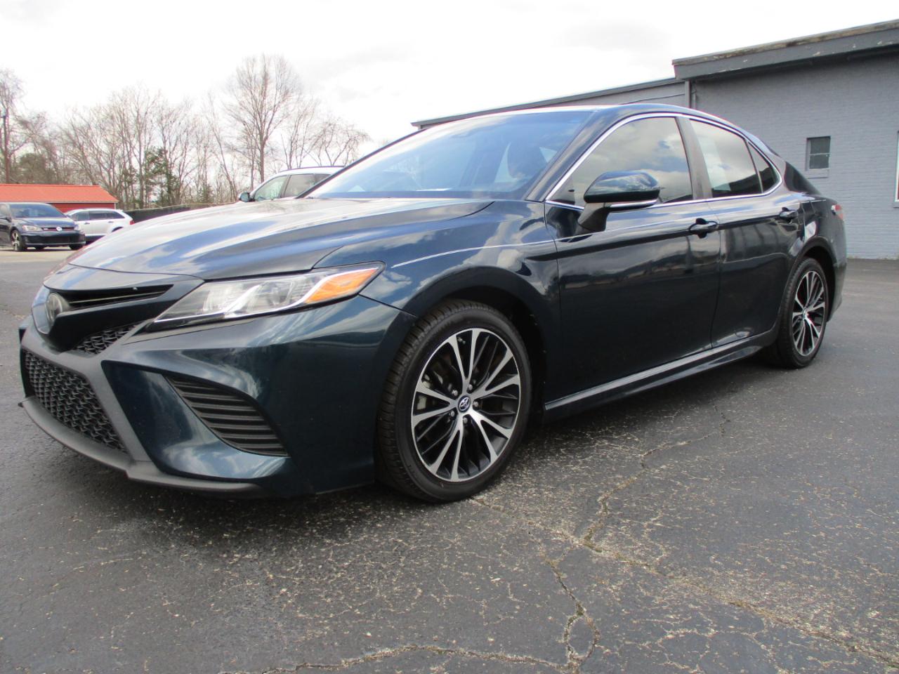 Toyota Camry XLE Auto (Natl) 2018