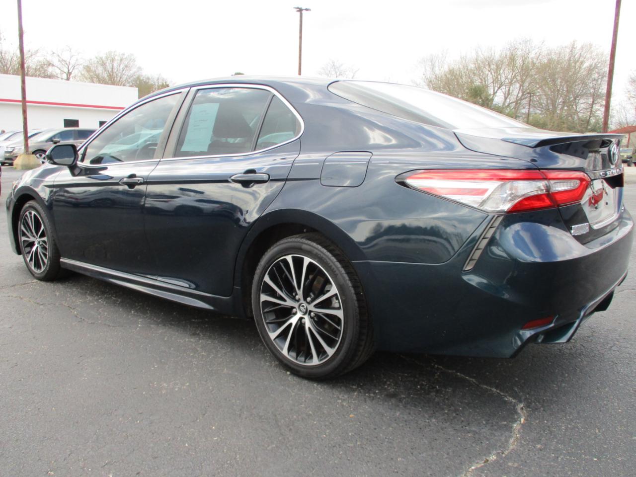 Toyota Camry XLE Auto (Natl) 2018