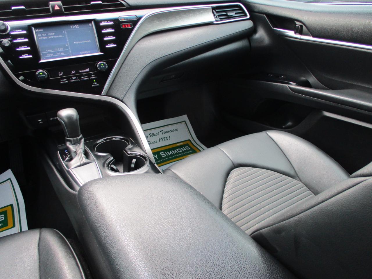 Toyota Camry XLE Auto (Natl) 2018