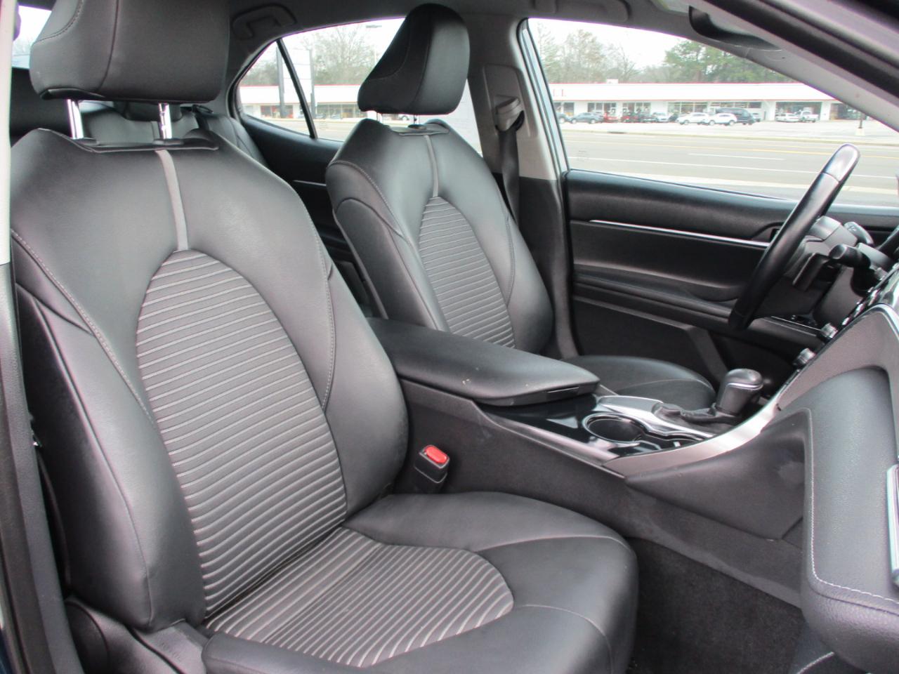 Toyota Camry XLE Auto (Natl) 2018