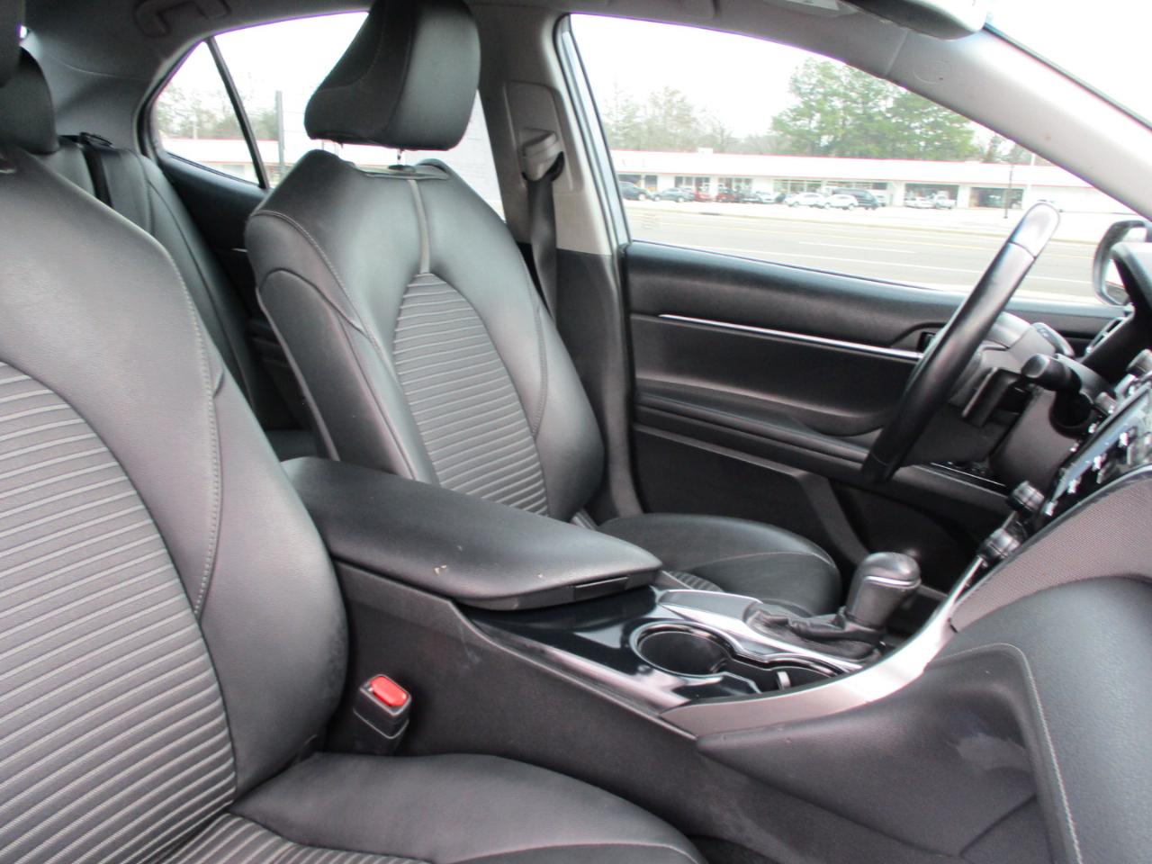 Toyota Camry XLE Auto (Natl) 2018