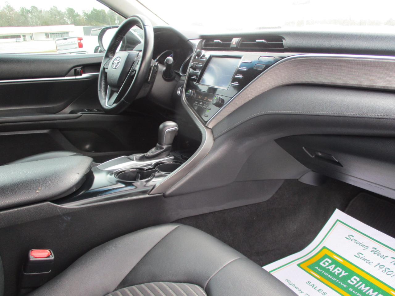 Toyota Camry XLE Auto (Natl) 2018