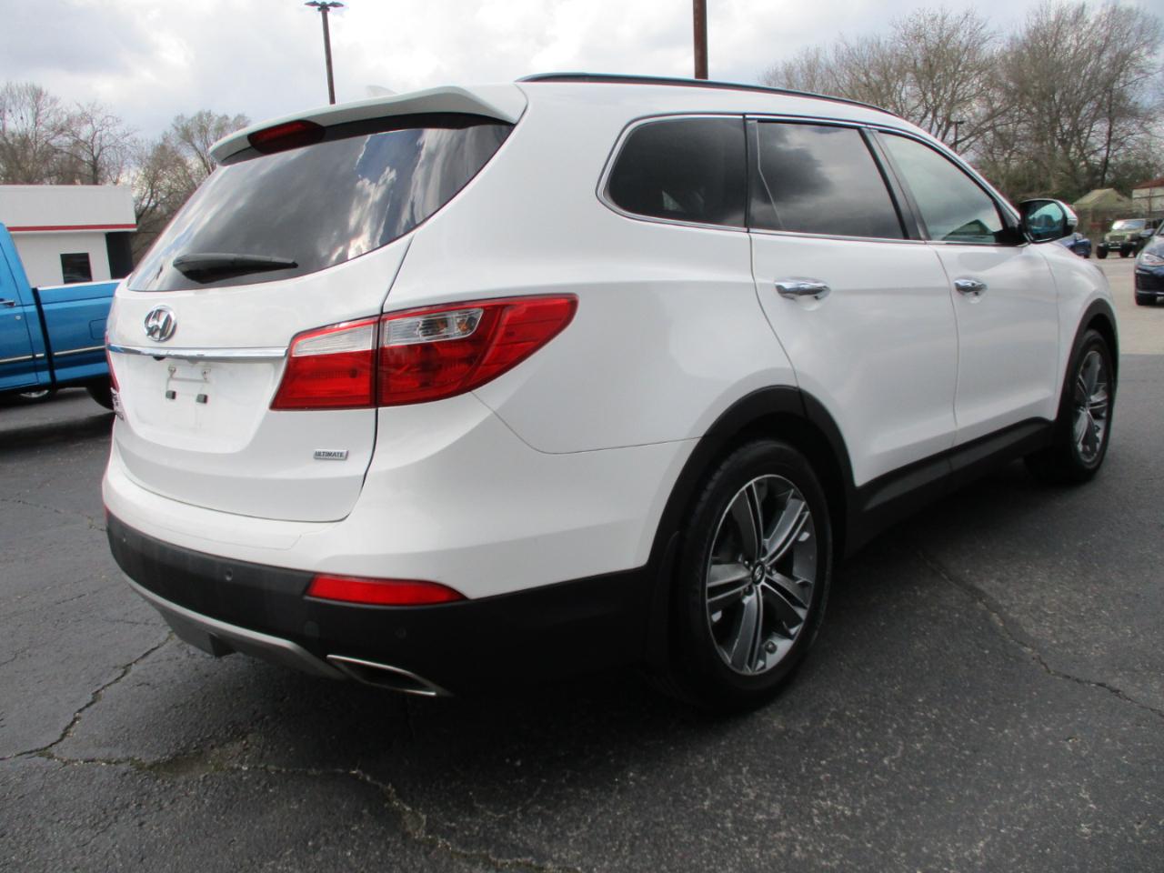 Hyundai Santa Fe FWD 4dr GLS 2015