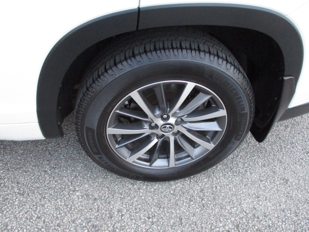 Toyota Highlander XLE V6 AWD (Natl) 2017