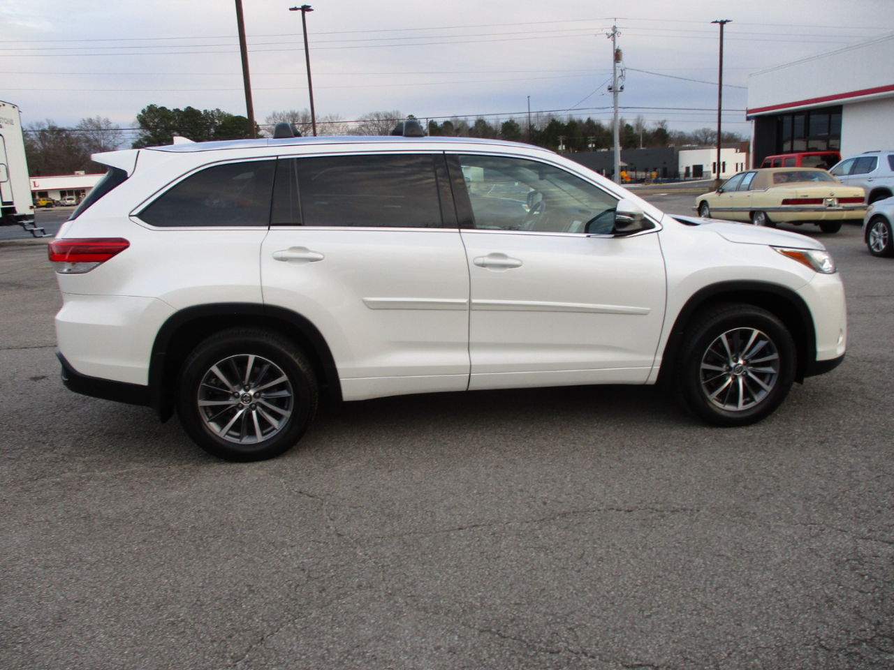 Toyota Highlander XLE V6 AWD (Natl) 2017