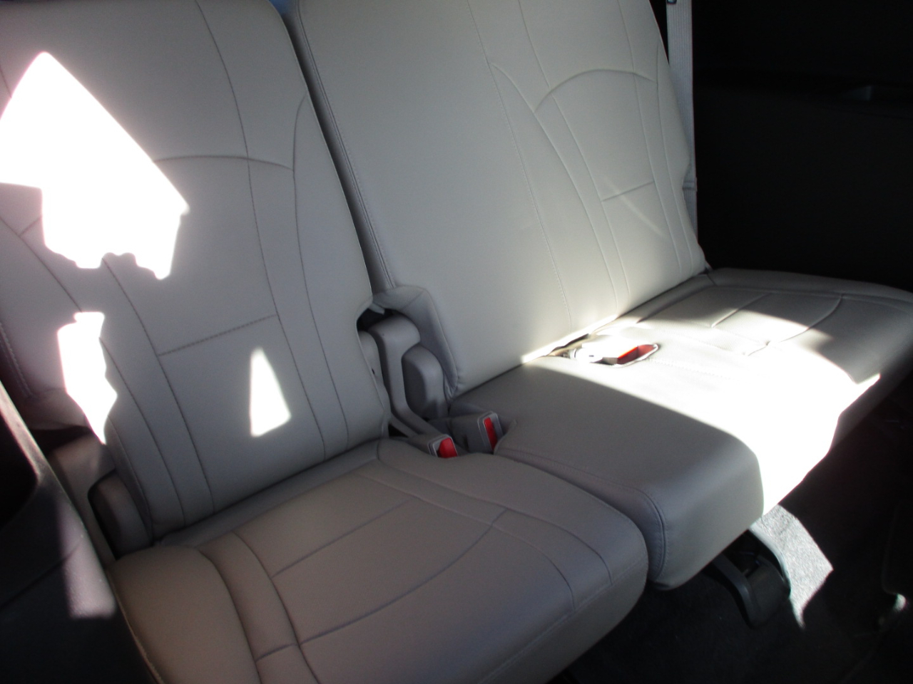 Buick Enclave FWD 4dr Essence 2019