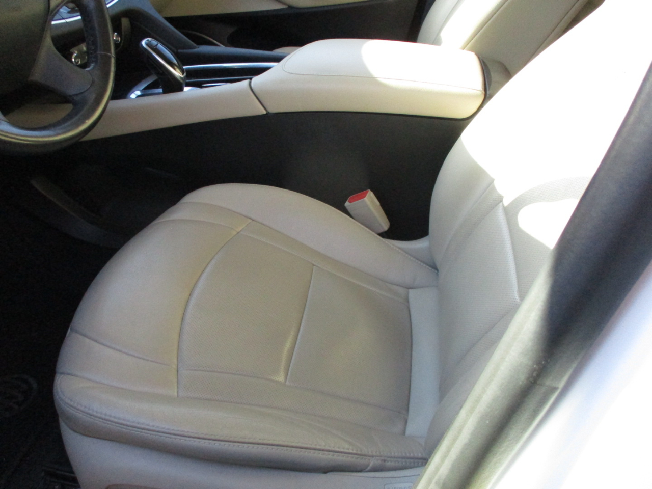 Buick Enclave FWD 4dr Essence 2019