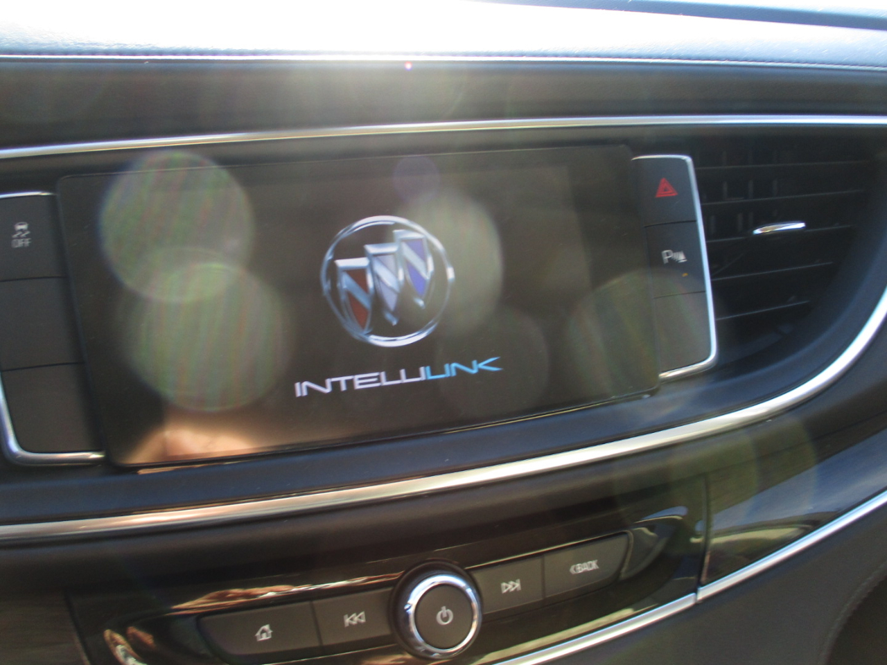 Buick Enclave FWD 4dr Essence 2019