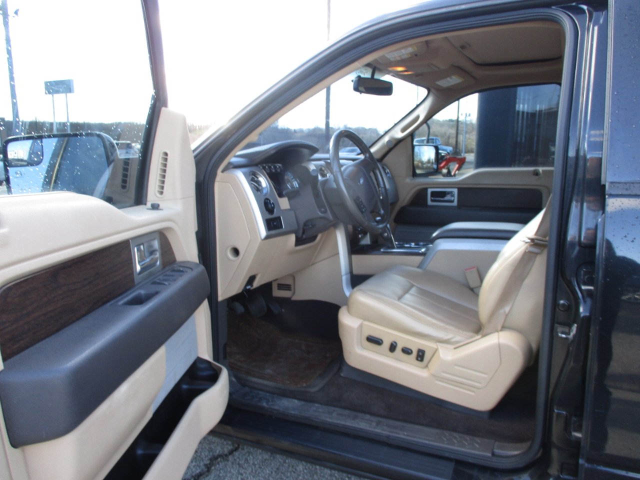 Ford F-150 2WD SuperCrew 145" King Ranch 2014