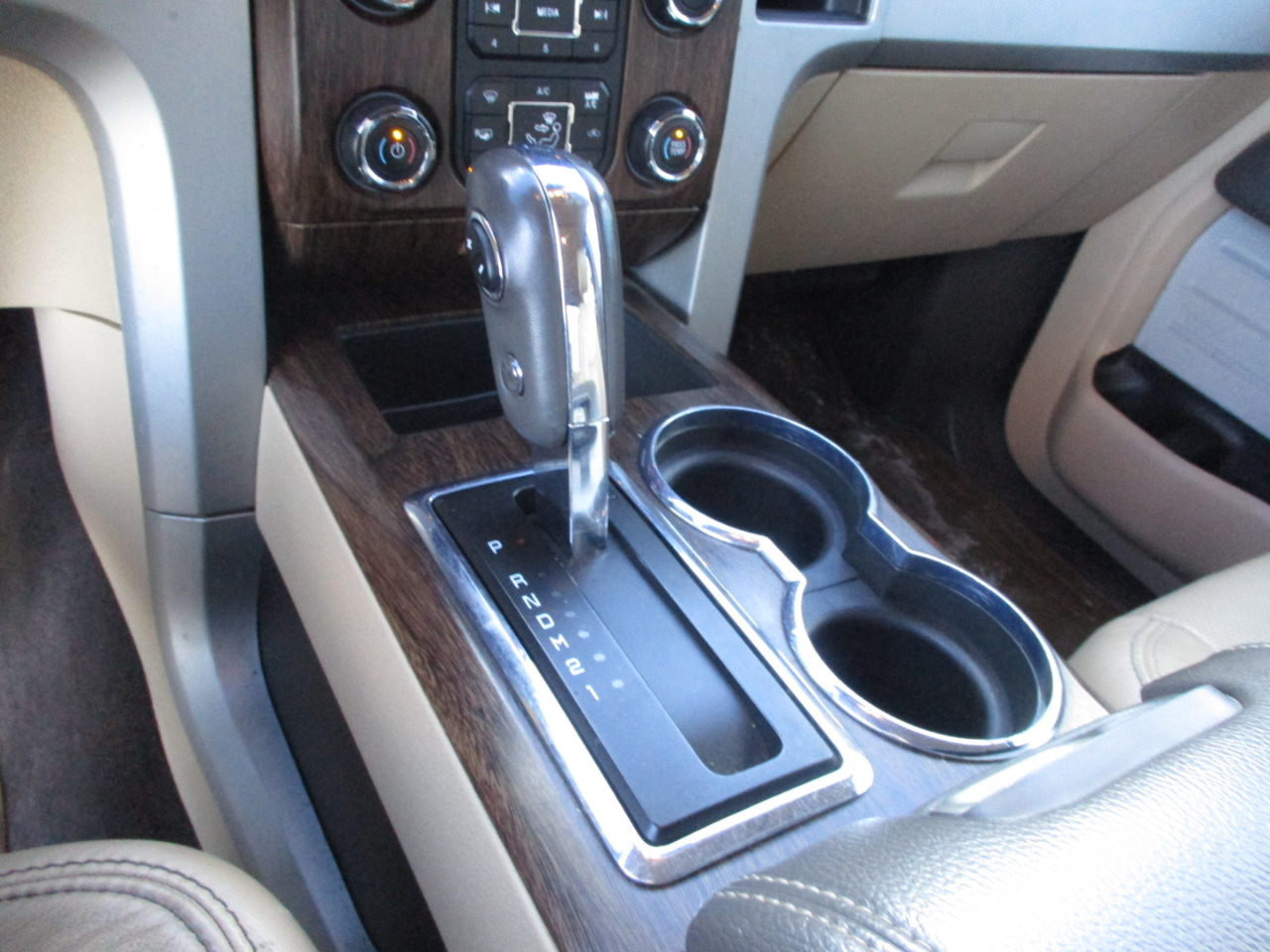 Ford F-150 2WD SuperCrew 145" King Ranch 2014