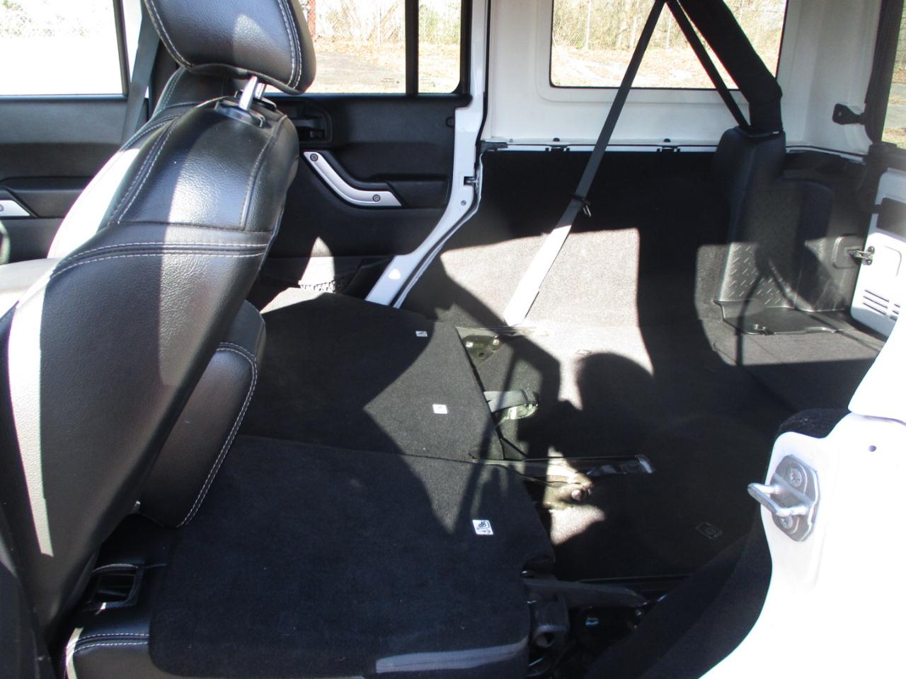 Jeep Wrangler Unlimited 4WD 4dr Sahara 2015