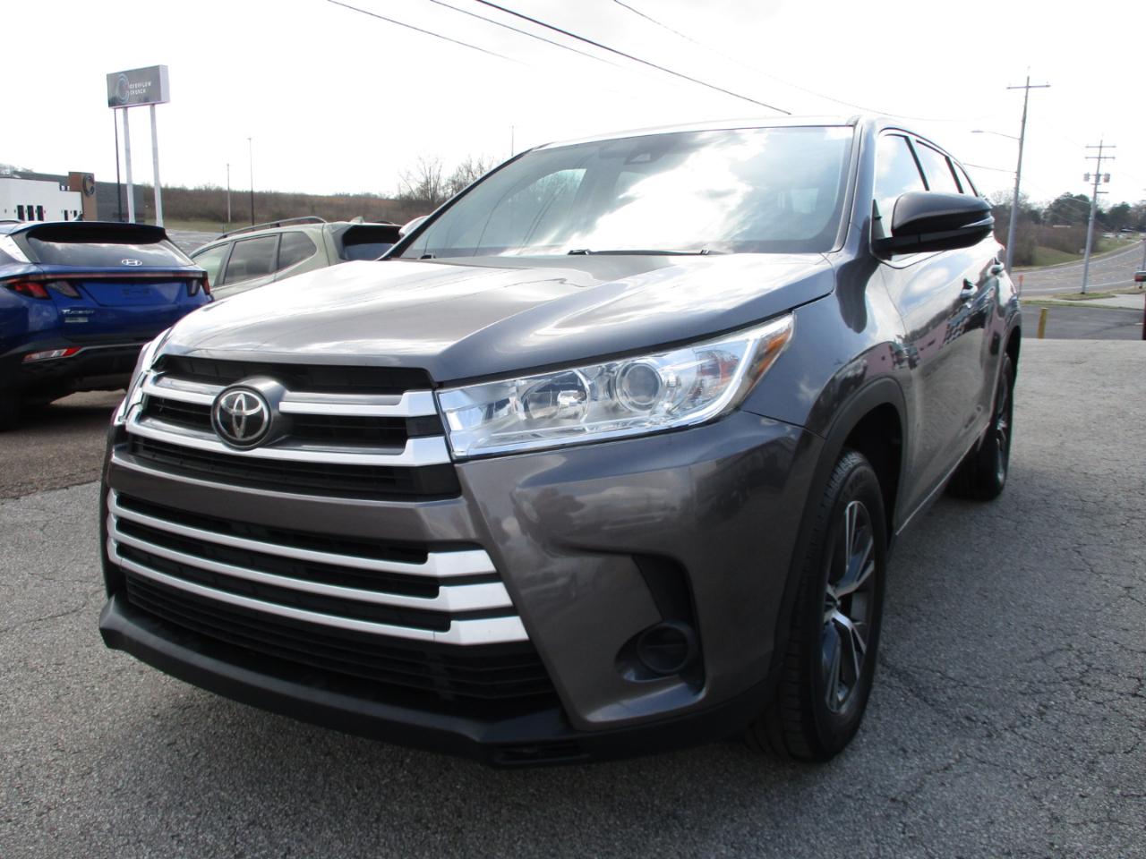 2017 Toyota Highlander LE I4 FWD (Natl)